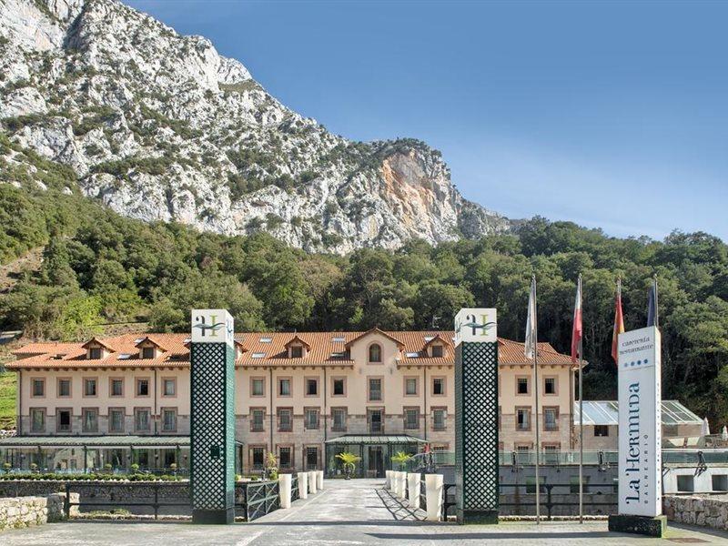 Hotel Balneario La Hermida Exterior photo