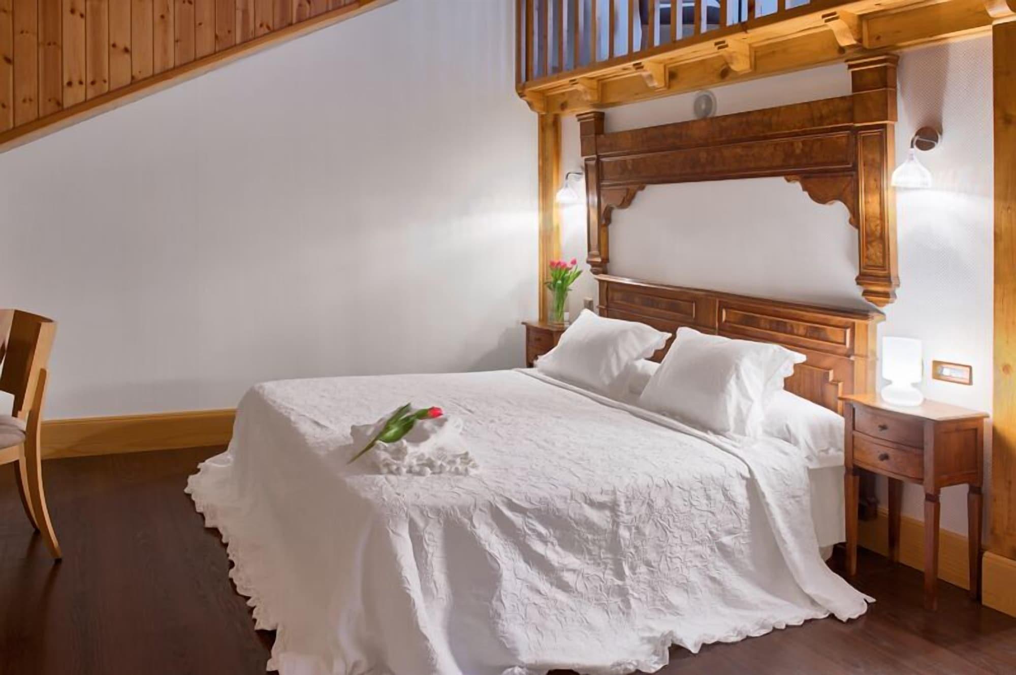 Hotel Balneario La Hermida Exterior photo