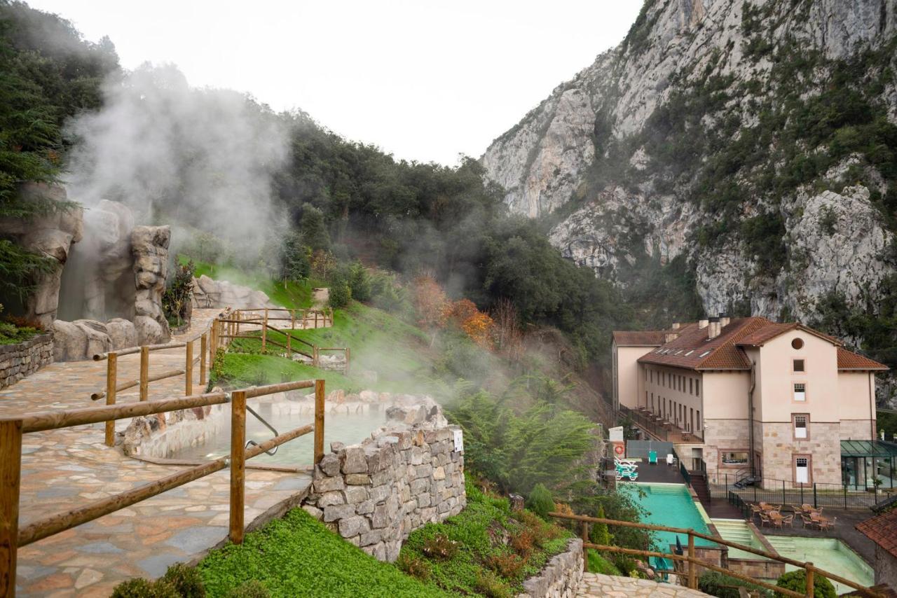 Hotel Balneario La Hermida Exterior photo