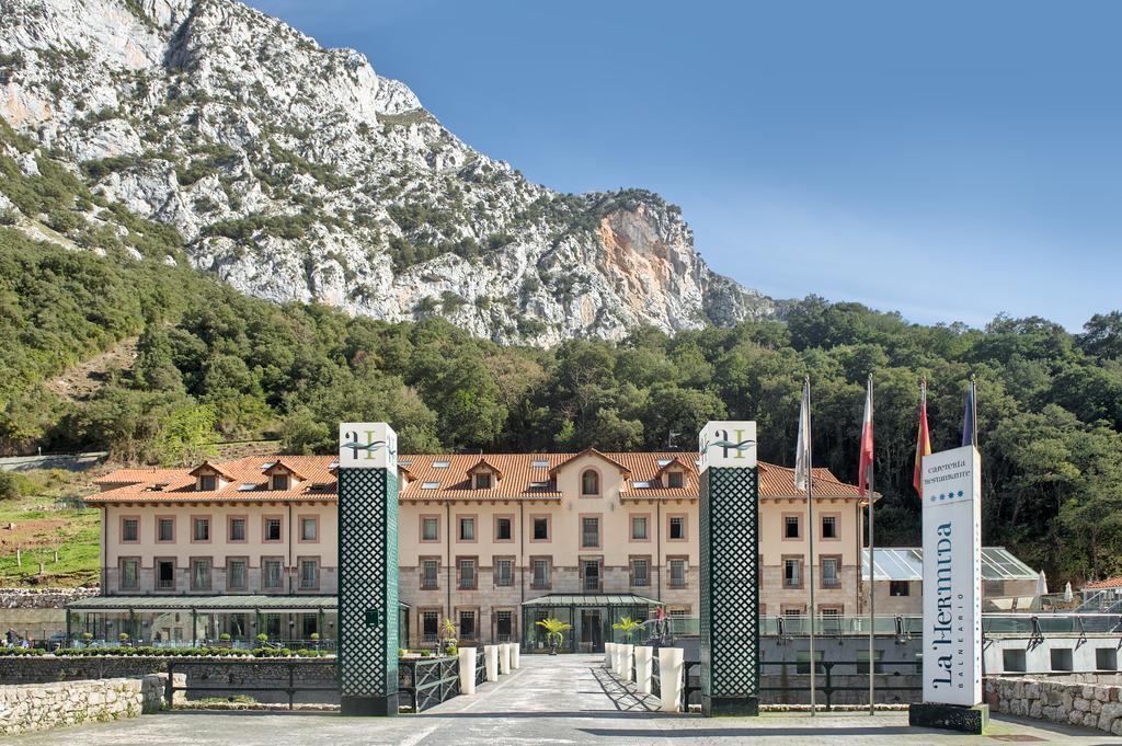 Hotel Balneario La Hermida Exterior photo