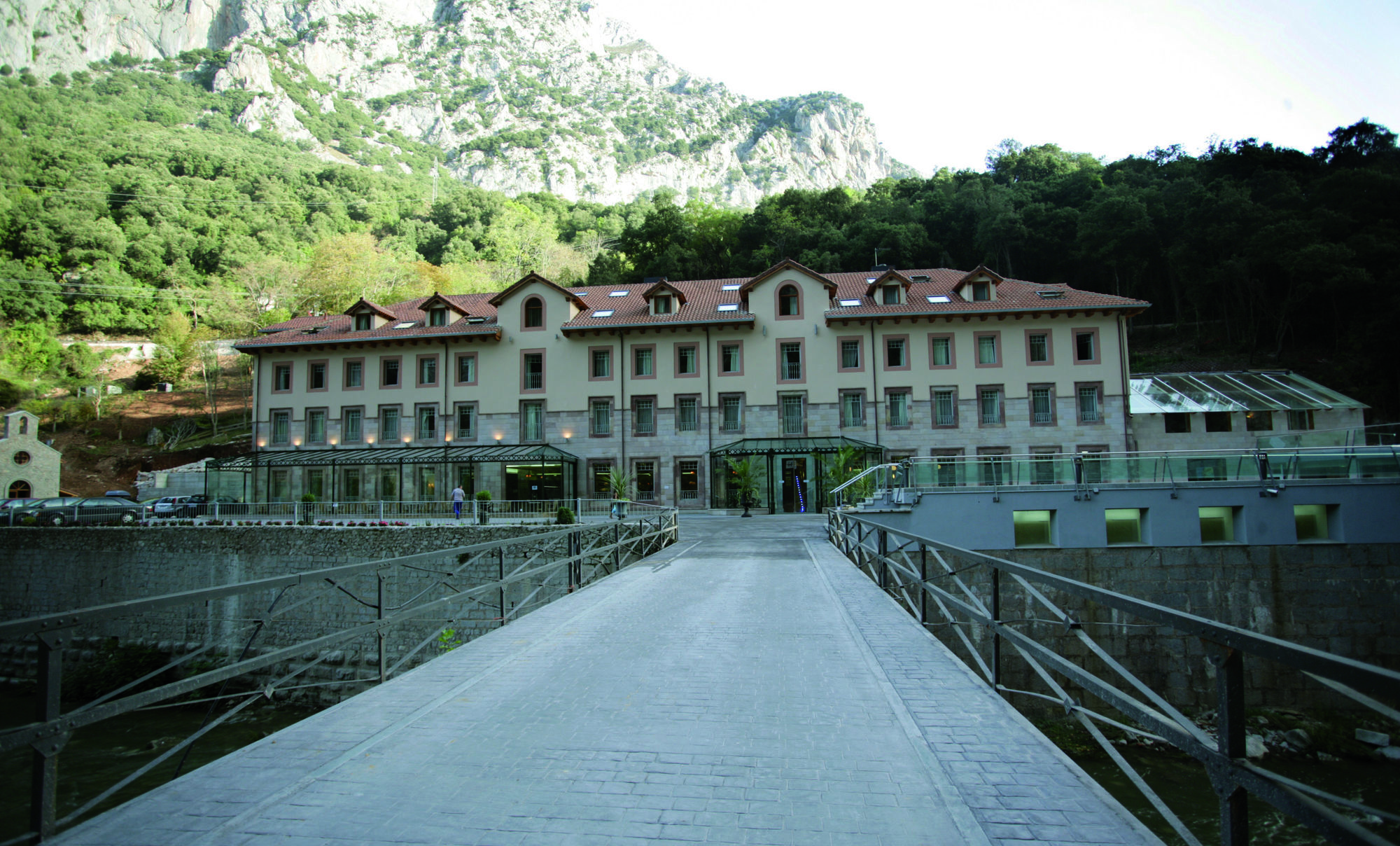 Hotel Balneario La Hermida Exterior photo